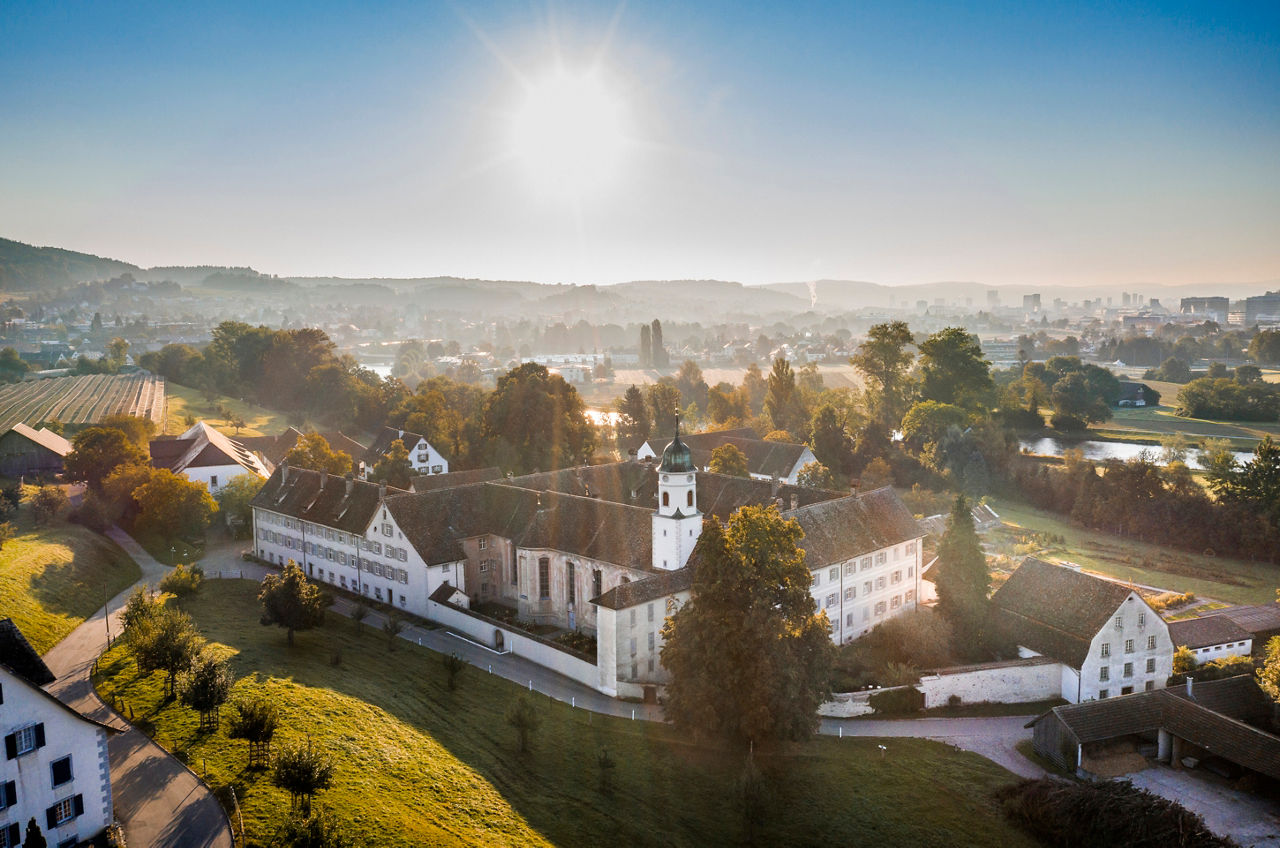 Das Kloster Fahr im Limmattal von oben