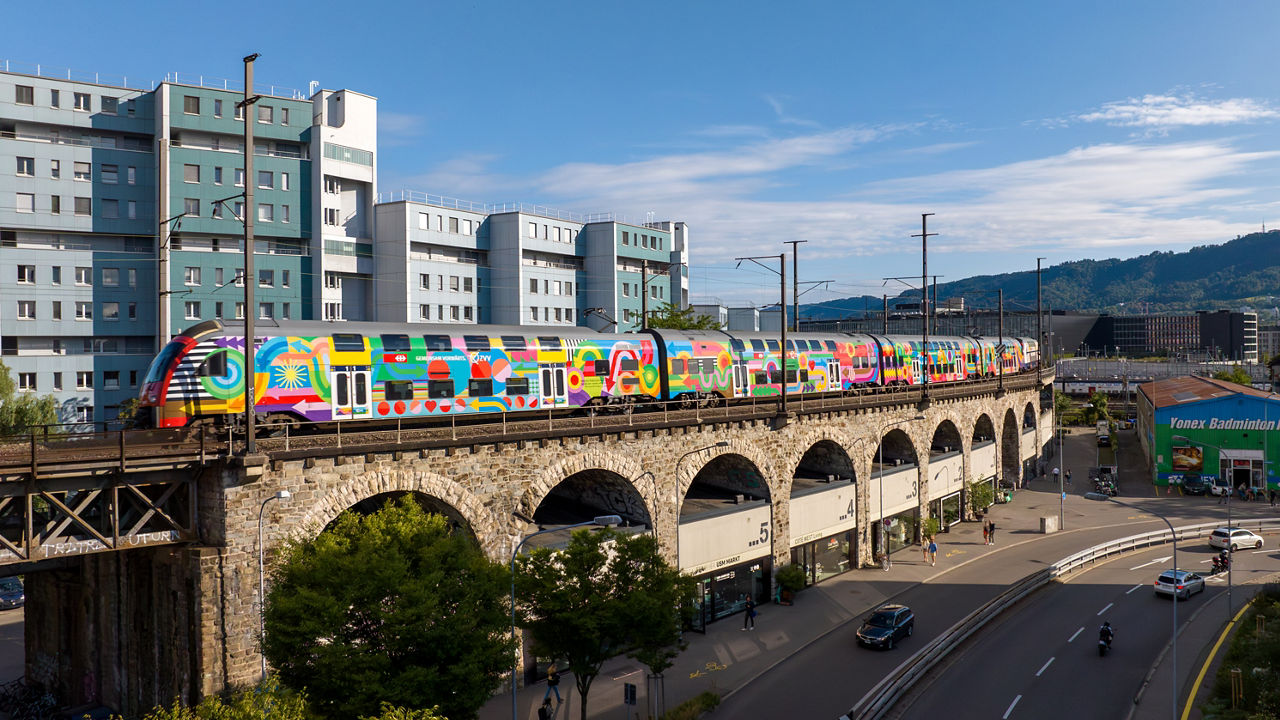 S-Bahn ZVV gebrandet gemeinsam vorwärts