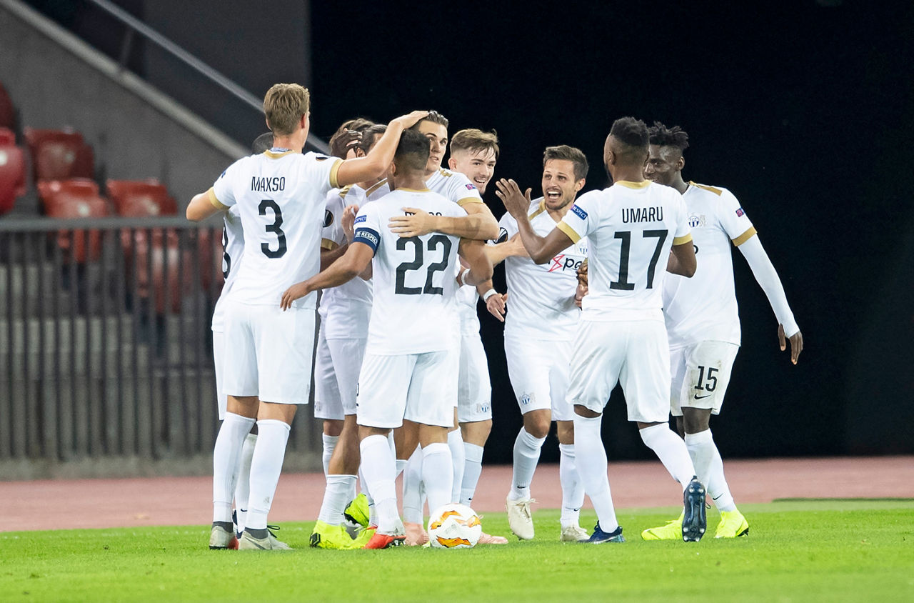 Spieler des FC Zürichs auf dem Fussballplatz