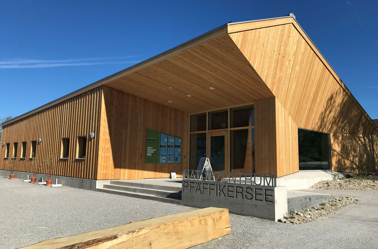 Gebäude des Naturzentrums Pfäffikersee in Pfäffikon ZH von aussen