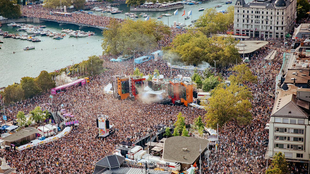 Street Parade von oben 